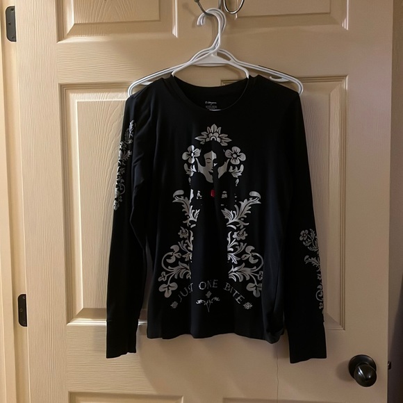 GUC Disney Snow White Long Sleeve Tee - Picture 1 of 4